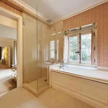 Invalides Garden Apartment *